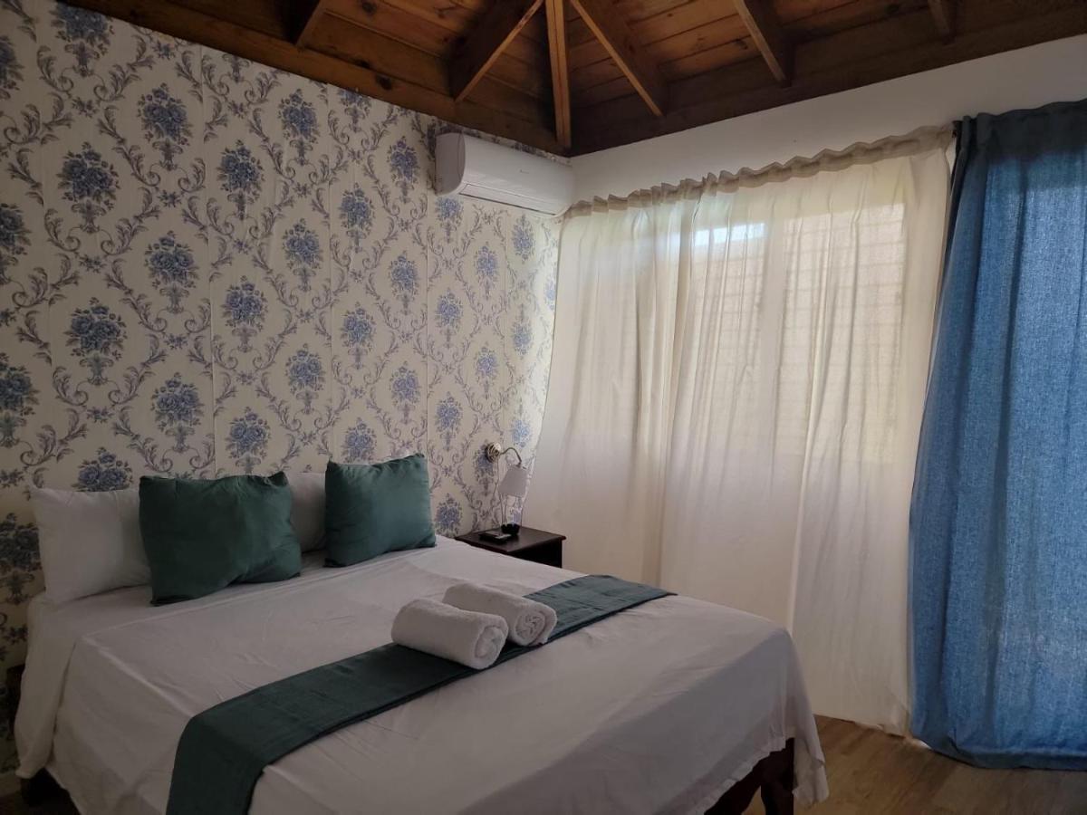 Hotel Sea Breeze Сосуа Экстерьер фото