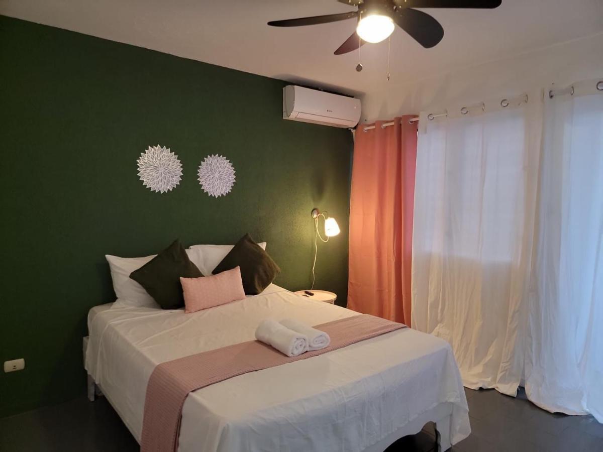 Hotel Sea Breeze Сосуа Экстерьер фото
