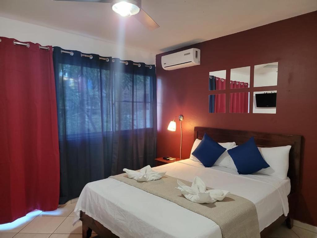 Hotel Sea Breeze Сосуа Экстерьер фото