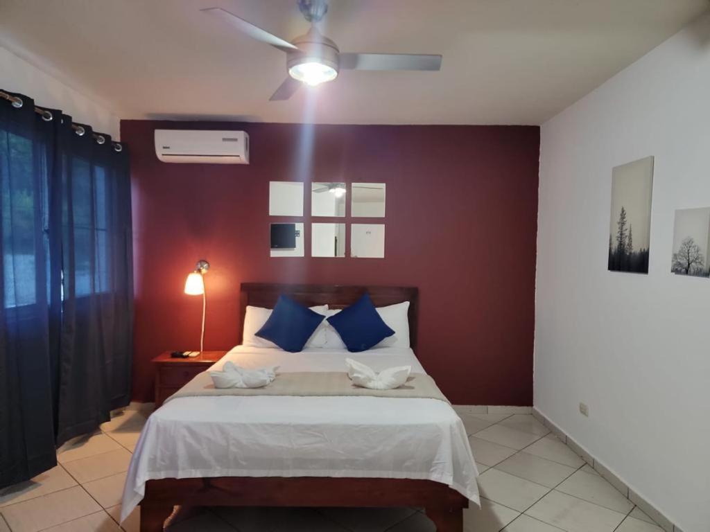 Hotel Sea Breeze Сосуа Экстерьер фото